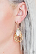 Load image into Gallery viewer, Real Queen - Gold Earrings
